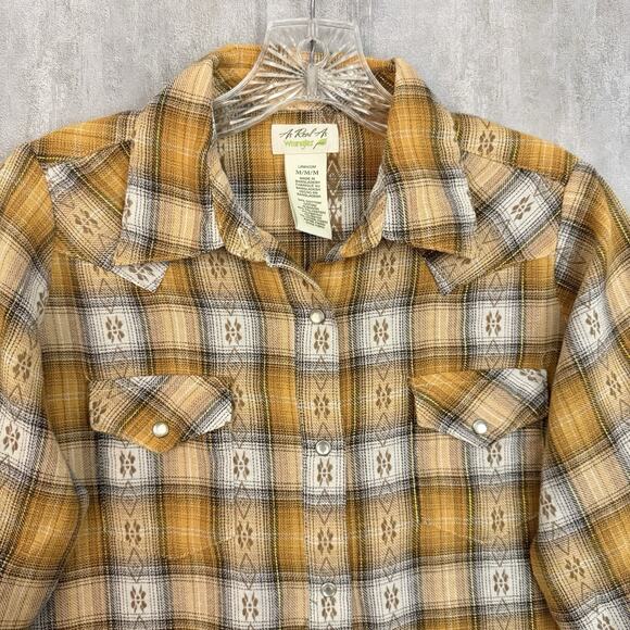 As Real As Wrangler Shirt Women’s Medium Pearl Snap Yellow Gold Cowgirl Western - Picture 3 of 13